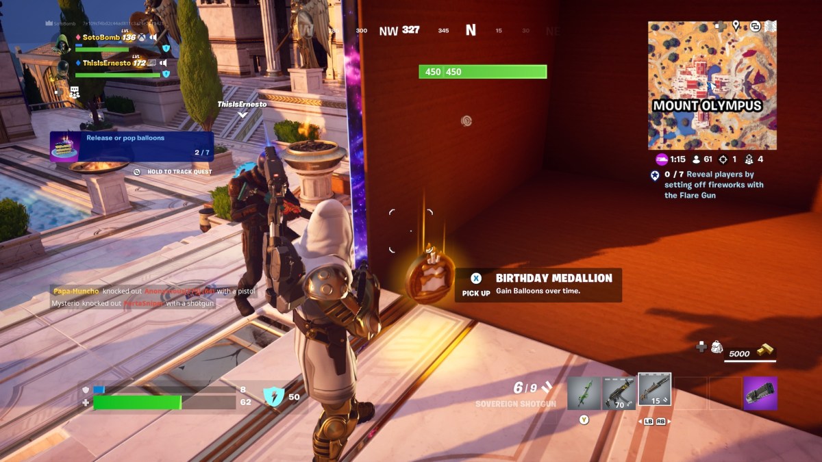 Un médaillon d'anniversaire dans un cadeau dans Fortnite.