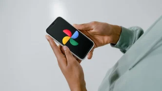 Remove Photos from Google Photos Without Deleting Them from Device.webp